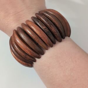 568 Chunky Brown Wood‎ Beaded Stretch Bracelet